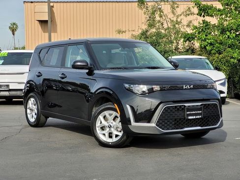 Certified 2025 Kia Soul LX w/ LX Technology Package image 2