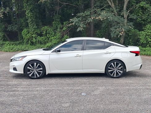 Used 2022 Nissan Altima 2.5 SR FWD image 6