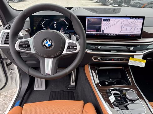 New 2026 BMW X5 xDrive40i w/ M Sport Package AWD/4WD image 18