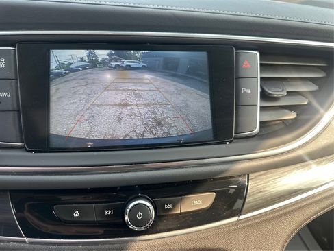 Used 2019 Buick Enclave Essence AWD/4WD image 32