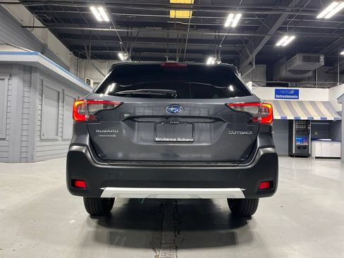 Used 2025 Subaru Outback Limited AWD/4WD image 8