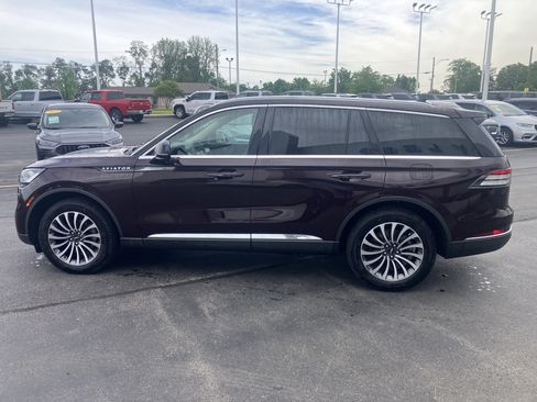 Used 2024 Lincoln Aviator AWD w/ Premium Package image 4