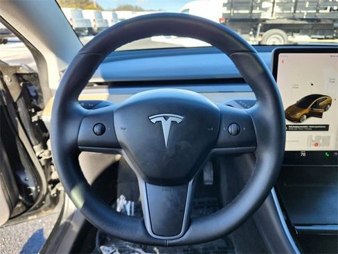 Used 2020 Tesla Model 3 image 25