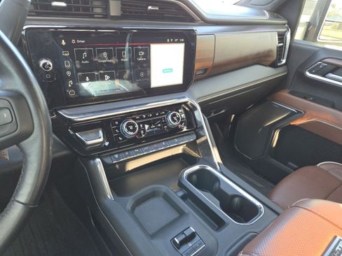 Used 2025 GMC Sierra 2500 Denali Ultimate image 35