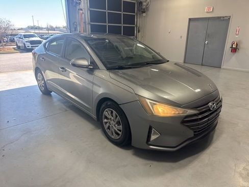 Used 2019 Hyundai Elantra SE image 21