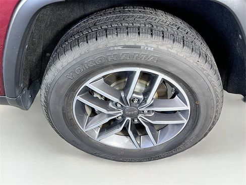 Used 2019 Jeep Grand Cherokee Limited w/ Luxury Group II image 25