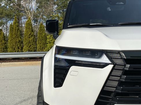 Used 2024 Lexus GX 550 image 61