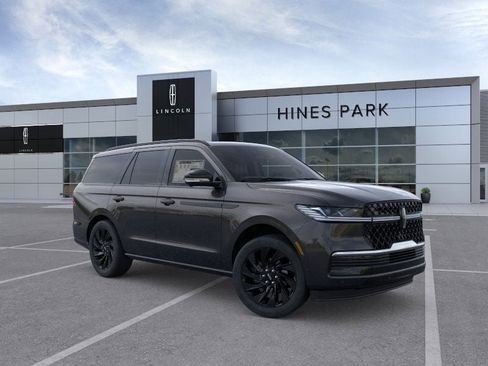 New 2026 Lincoln Navigator Reserve w/ Jet Appearance Package image 7
