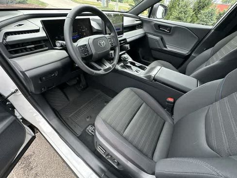 Used 2026 Toyota RAV4 SE AWD/4WD image 15