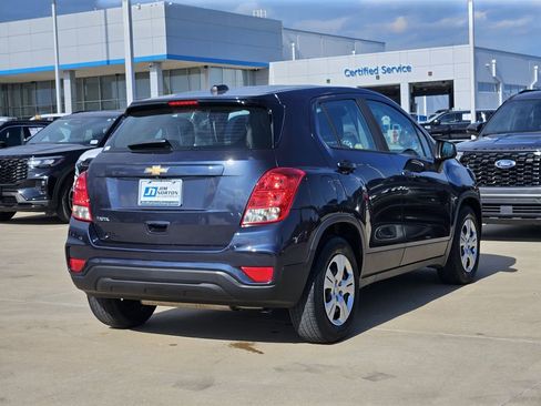 Used 2018 Chevrolet Trax LS FWD image 9