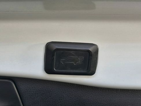 Used 2021 Toyota RAV4 XLE Premium FWD image 32