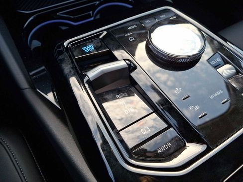 Used 2024 BMW i5 eDrive40i w/ Premium Package image 15