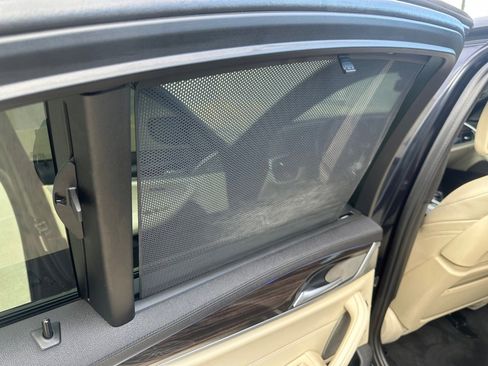 Used 2020 BMW M550i xDrive w/ Dynamic Handling Package image 18