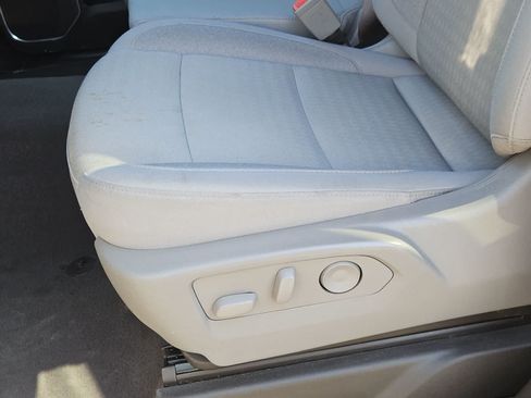 Used 2025 Chevrolet Silverado 1500 LT RWD image 22