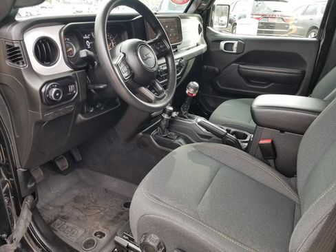 Used 2024 Jeep Wrangler Sport AWD/4WD image 7