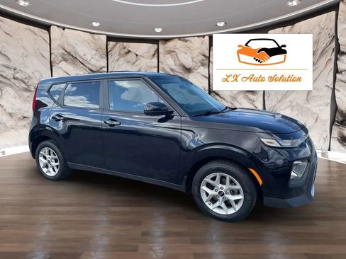 Used 2020 Kia Soul S FWD image 5