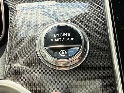 Certified 2025 Mercedes-Benz GLC 300 4MATIC image 27