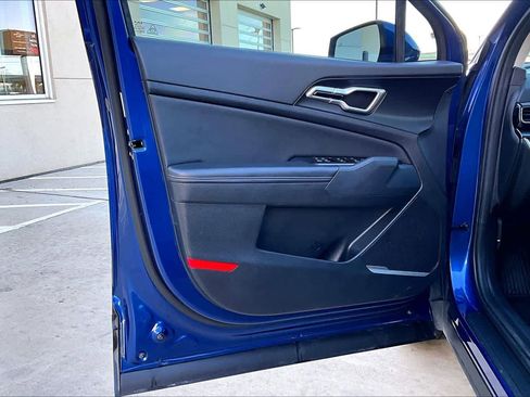 Used 2024 Kia Sportage EX image 21