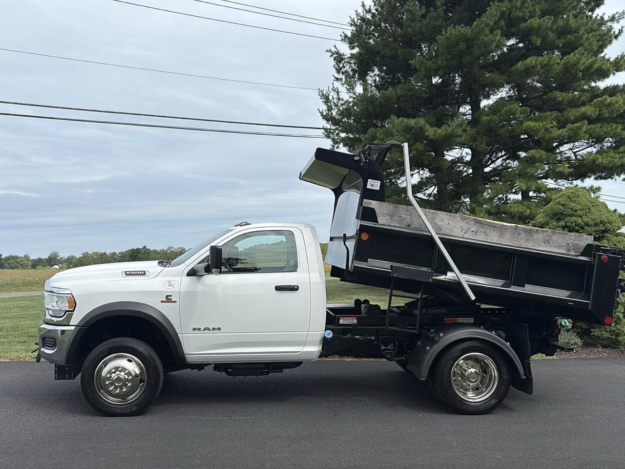 Used 2020 RAM 5500 Tradesman AWD/4WD image 2