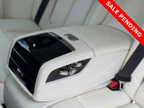 Used 2023 Rolls-Royce Phantom Sedan image 32