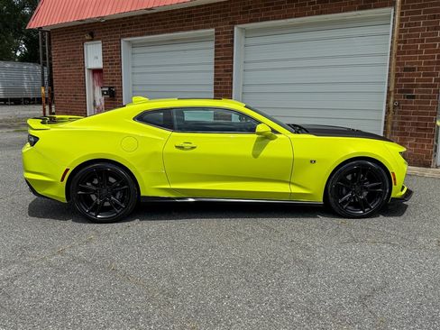 Used 2021 Chevrolet Camaro SS RWD image 40