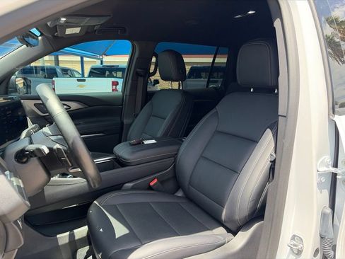 Used 2026 Chevrolet Traverse LT w/ Driver Confidence Package FWD image 19