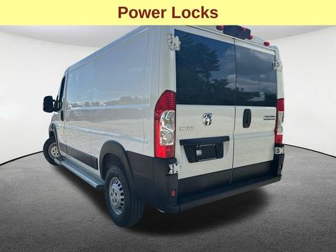 Used 2025 RAM ProMaster 2500 w/ U-Haul Equipment Group FWD image 10