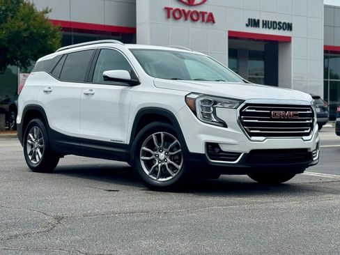 Used 2024 GMC Terrain SLT FWD image 2