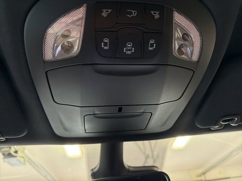New 2026 Chrysler Pacifica Select w/ S Appearance Package image 17