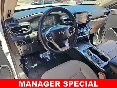 Used 2023 Ford Explorer Limited AWD/4WD image 17