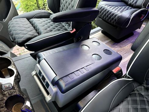 Used 2024 Mercedes-Benz Sprinter 3500 image 21