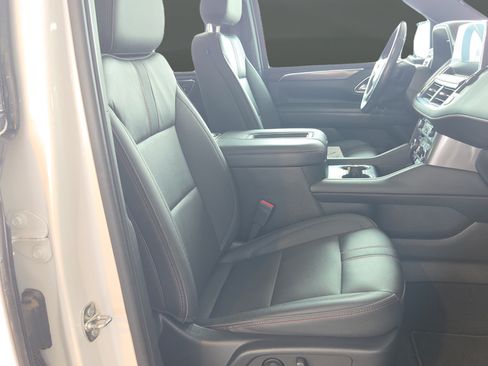 Used 2022 Chevrolet Tahoe RST w/ Luxury Package AWD/4WD image 27