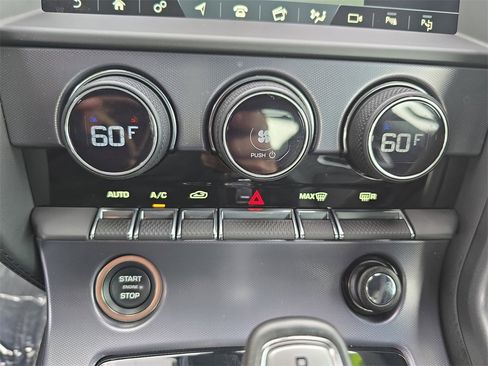 Certified 2023 Jaguar F-TYPE P450 image 22