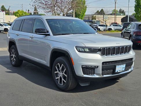 New 2025 Jeep Grand Cherokee L Limited w/ Trailer Tow Package AWD/4WD image 8