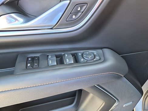 Used 2024 GMC Yukon AT4 w/ Technology Package AWD/4WD image 34