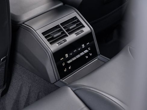 Certified 2026 Porsche Panamera RWD image 38