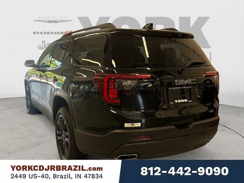 Used 2023 GMC Acadia SLT w/ Elevation Edition FWD image 3