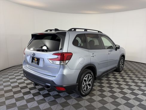 Used 2024 Subaru Forester Premium AWD/4WD image 10