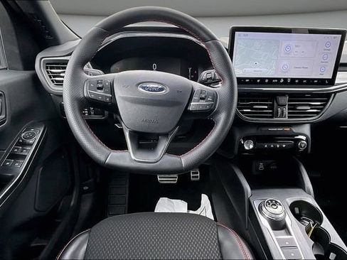 Used 2024 Ford Escape ST-Line w/ Tech Pack #1 AWD/4WD image 8