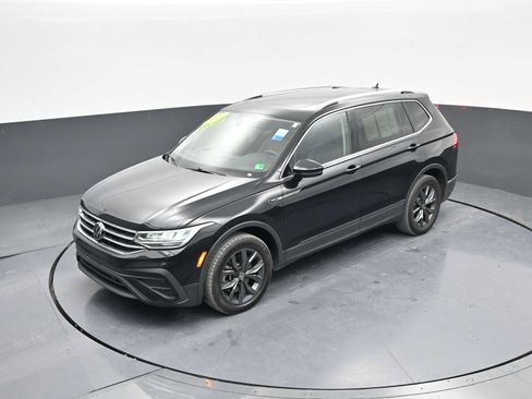Used 2023 Volkswagen Tiguan SE image 29
