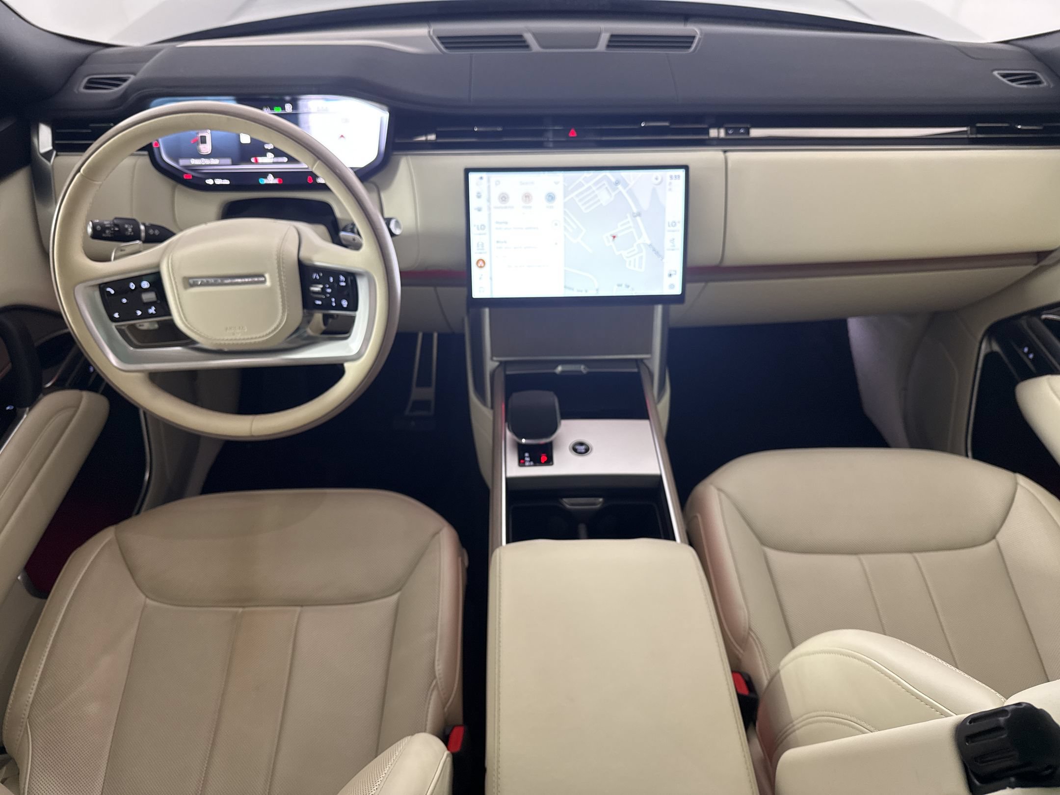 Used 2025 Land Rover Range Rover SE AWD/4WD image 15