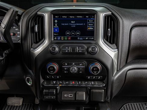 Used 2021 Chevrolet Silverado 2500 LTZ w/ LTZ Plus Package image 23