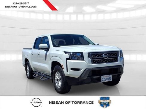 Used 2024 Nissan Frontier SV RWD image 1