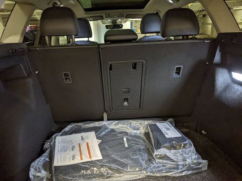 New 2026 Volkswagen Taos SE FWD image 27