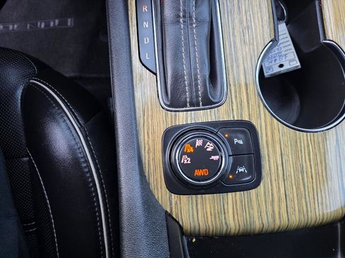 Used 2019 GMC Acadia Denali image 18