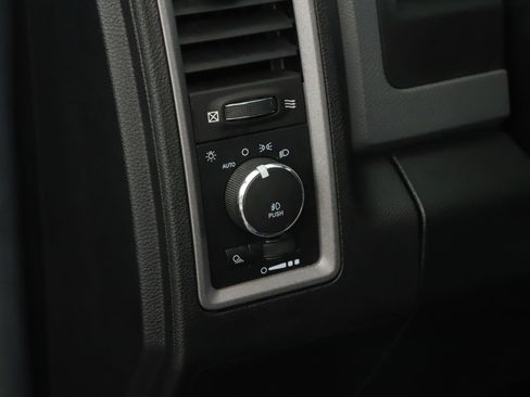 Used 2014 RAM 1500 Express image 8