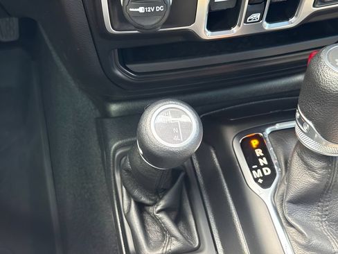 Used 2023 Jeep Wrangler Unlimited Sport AWD/4WD image 25