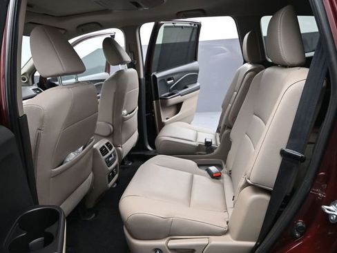 Used 2022 Honda Pilot Touring image 12