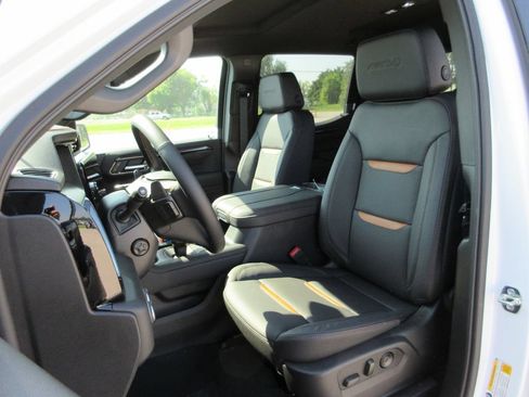 New 2026 GMC Sierra 1500 AT4 w/ AT4 Premium Package AWD/4WD image 12
