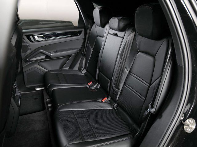 Certified 2023 Porsche Cayenne AWD/4WD image 13